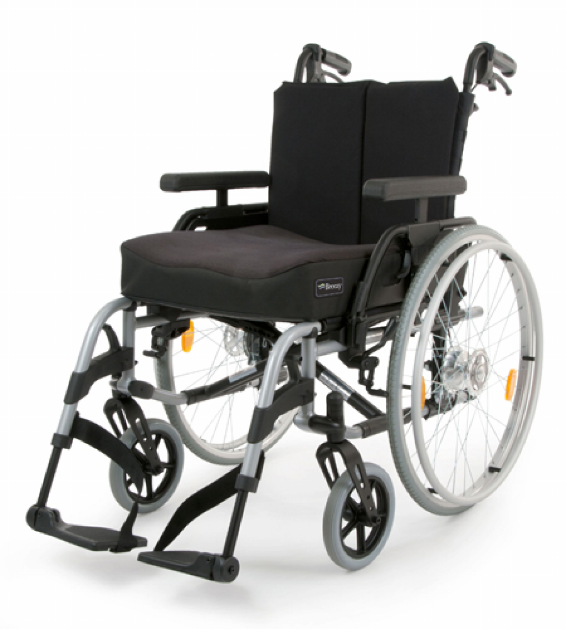 Invalidní vozík Invalidní vozík s brzdami pro doprovod foto